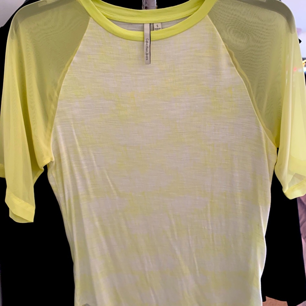 Casual neon green top